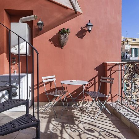 La Casa Dei Miei - Apt Con Terrazzo In Centro Naples Exterior photo