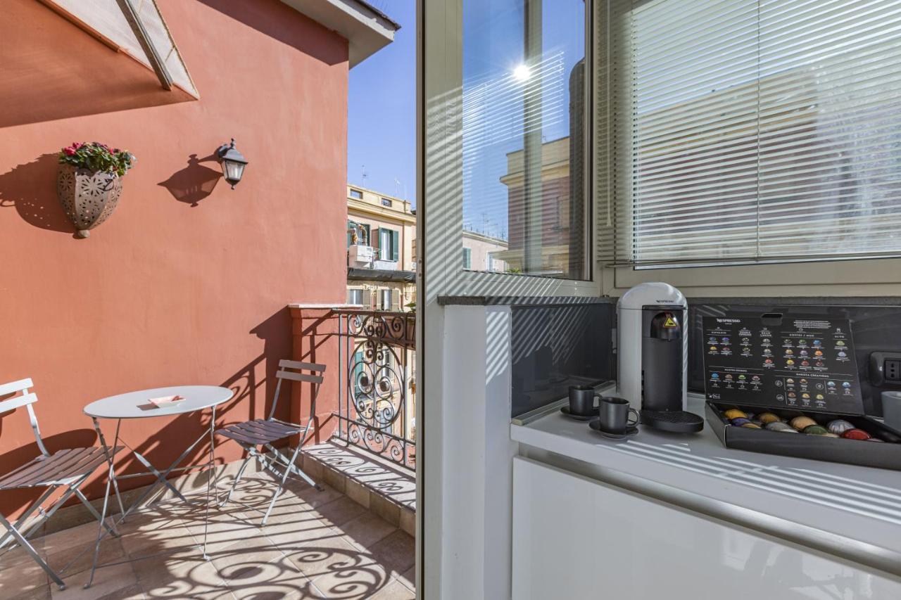 La Casa Dei Miei - Apt Con Terrazzo In Centro Naples Exterior photo