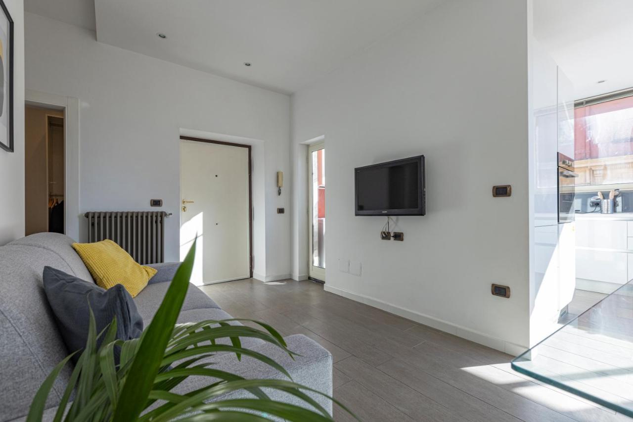 La Casa Dei Miei - Apt Con Terrazzo In Centro Naples Exterior photo