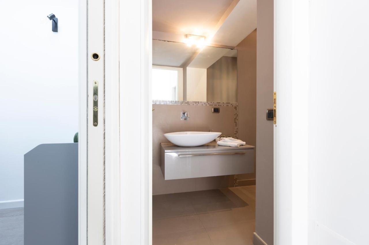 La Casa Dei Miei - Apt Con Terrazzo In Centro Naples Exterior photo